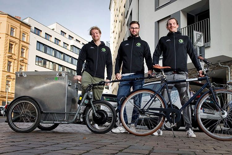 Die Chargery Gründerväter: COO Philipp Anders, CEO Christan Lang und CTO Dr. Paul Stuke (v.l.n.r.) Die Chargery Gründerväter: COO Philipp Anders, CEO Christan Lang und CTO Dr. Paul Stuke (v.l.n.r.)