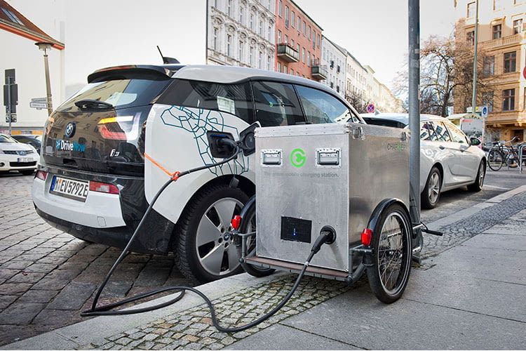 Die Chargery leisten derzeit eine Ladeleistung von 24 kWh, die sich schon bald auf 50 kWh erhöhen soll Die Chargery leisten derzeit eine Ladeleistung von 24 kWh, die sich schon bald auf 50 kWh erhöhen soll