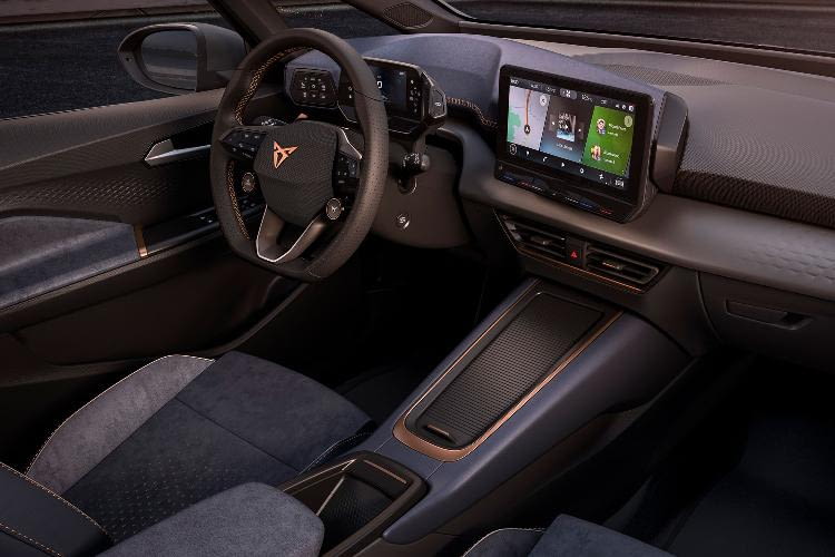 Auch der Innenraum des CUPRA Born lässt sich sehen Auch der Innenraum des CUPRA Born lässt sich sehen