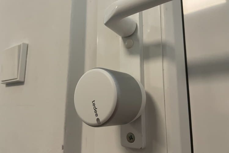 Um das volle Potenzial des tedee GO 2 auszuschöpfen, empfehlen wir dringend die Verwendung der Bridge Um das volle Potenzial des tedee GO 2 auszuschöpfen, empfehlen wir dringend die Verwendung der Bridge