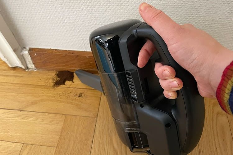 Der eufy E20 Handstaubsauger hat uns im Test vor allem mit Fugendüse überzeugt Der eufy E20 Handstaubsauger hat uns im Test vor allem mit Fugendüse überzeugt