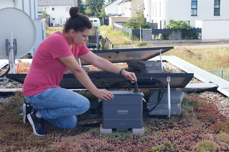 Dieser Test-Standort befindet sich auf einem begrünten Garagen-Dach Dieser Test-Standort befindet sich auf einem begrünten Garagen-Dach
