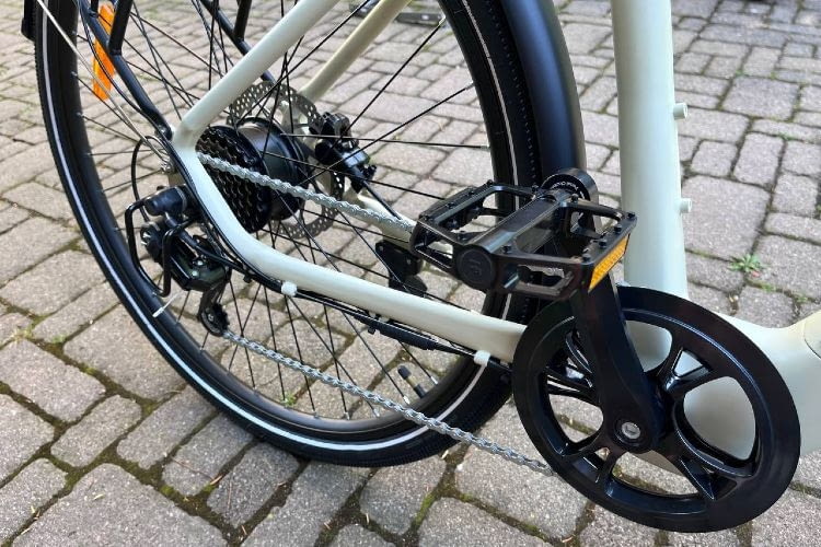 Um in Schwung zu kommen benötigt der Motor zwei bis drei Pedalumdrehungen Um in Schwung zu kommen benötigt der Motor zwei bis drei Pedalumdrehungen