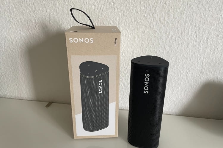 Die Sonos Roam kommt in der typischen Sonos Verpackung Die Sonos Roam kommt in der typischen Sonos Verpackung