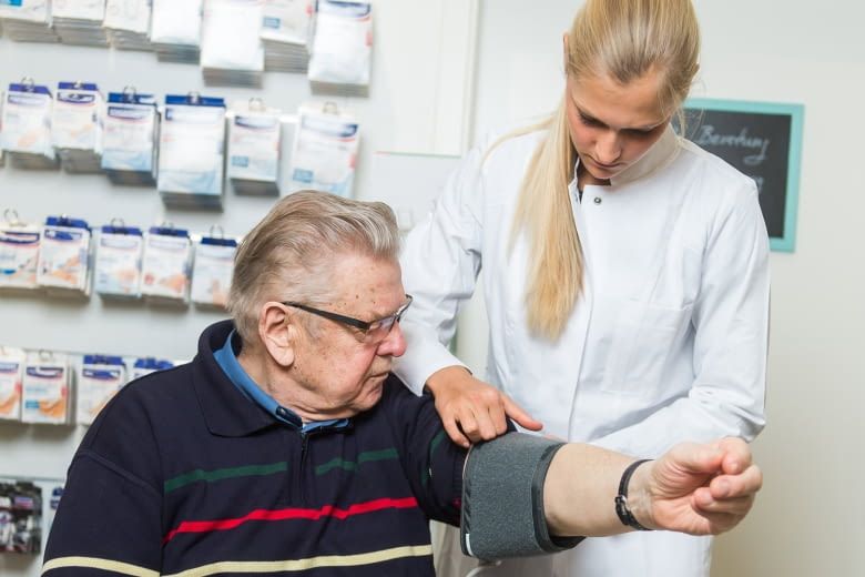 Bei Unsicherheiten sind Apotheker gute Ansprechpartner Bei Unsicherheiten sind Apotheker gute Ansprechpartner