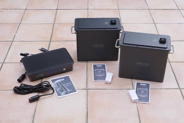 Wir haben Hyper 2000 (links) mit zwei Zendure Batterien gekoppelt Wir haben Hyper 2000 (links) mit zwei Zendure Batterien gekoppelt