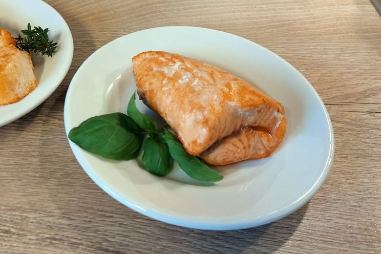 Saftiger Lachs mit leicht brauner Kruste - besser geht's nicht Saftiger Lachs mit leicht brauner Kruste - besser geht's nicht