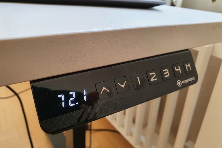 Der höheneinstellbare Bereich liegt zwischen 62,3 und 127 Zentimetern Der höheneinstellbare Bereich liegt zwischen 62,3 und 127 Zentimetern