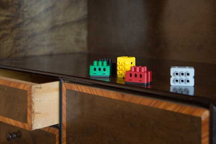 Die verschiedenen Farben der dSKs geben Auskunft über den Verwendungszweck: die gelbe dSK steht für Licht und Beleuchtung Die verschiedenen Farben der dSKs geben Auskunft über den Verwendungszweck: die gelbe dSK steht für Licht und Beleuchtung