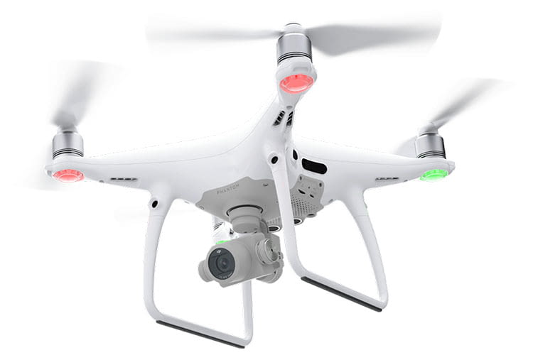 Ein Sensoren-Netzwerk sorgt dafür, dass DJI PHANTOM 4 PRO+ V2.0 sicher ans Ziel kommt Ein Sensoren-Netzwerk sorgt dafür, dass DJI PHANTOM 4 PRO+ V2.0 sicher ans Ziel kommt