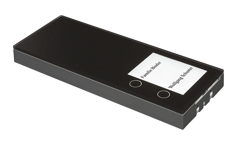 Die Türsprechstelle DoorLine Slim DECT ist nur etwas mehr als 2 cm dick Die Türsprechstelle DoorLine Slim DECT ist nur etwas mehr als 2 cm dick