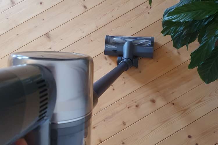 Auch große Nutzer können mit Dreame T20 Pro bequem arbeiten Auch große Nutzer können mit Dreame T20 Pro bequem arbeiten