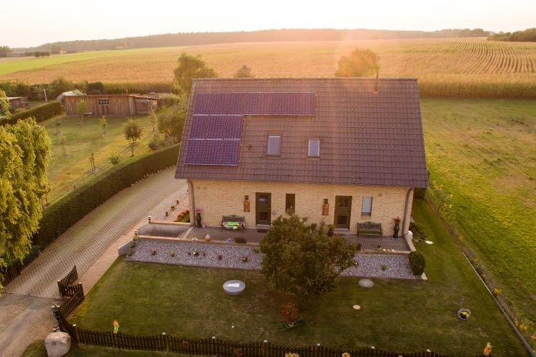 Falls die Sonnenergie mal nicht ausreicht, liefert DZ-4 Ökostrom Falls die Sonnenergie mal nicht ausreicht, liefert DZ-4 Ökostrom