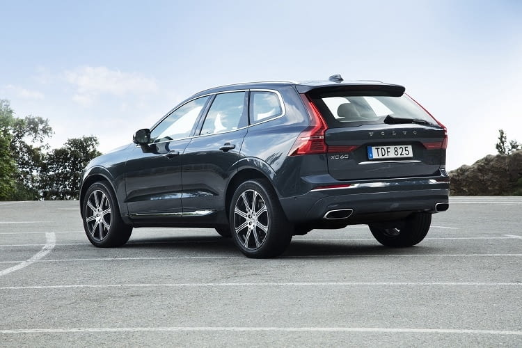 Der Volvo XC60 T8 lässt sich in rund 3 Stunden vollladen Der Volvo XC60 T8 lässt sich in rund 3 Stunden vollladen