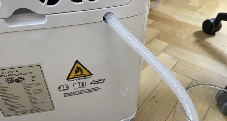 Der Schlauch ist einfach zu montieren und muss nur eingesteckt werden Der Schlauch ist einfach zu montieren und muss nur eingesteckt werden