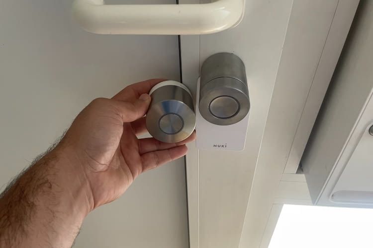 Das Nuki Ultra im Vergleich zum Nuki Pro 4 Das Nuki Ultra im Vergleich zum Nuki Pro 4