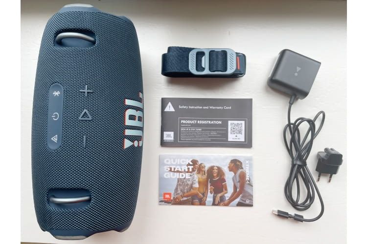 Die JBL XTREME 4 kam mit hochqualitativem Zubehör bei uns an Die JBL XTREME 4 kam mit hochqualitativem Zubehör bei uns an