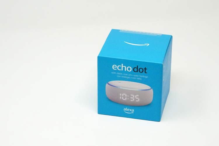 Während es den Echo Dot 3 z.B. in lila oder grau gibt, ist der Dot 4 nur in Sandstein-Optik erhältlich Während es den Echo Dot 3 z.B. in lila oder grau gibt, ist der Dot 4 nur in Sandstein-Optik erhältlich