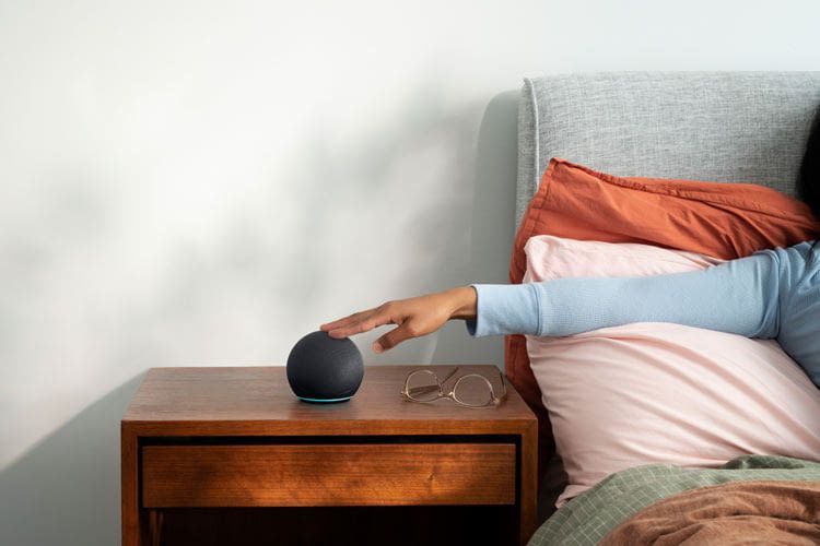 Echo Dot 5 reagiert auch auf Berührungen seiner Nutzer Echo Dot 5 reagiert auch auf Berührungen seiner Nutzer