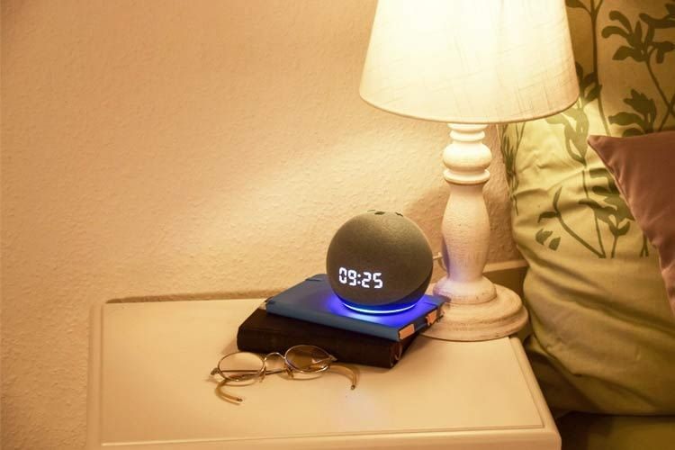 Wir haben Echo Dot mit Uhr in der Praxis getestet und wurden positiv überrascht Wir haben Echo Dot mit Uhr in der Praxis getestet und wurden positiv überrascht