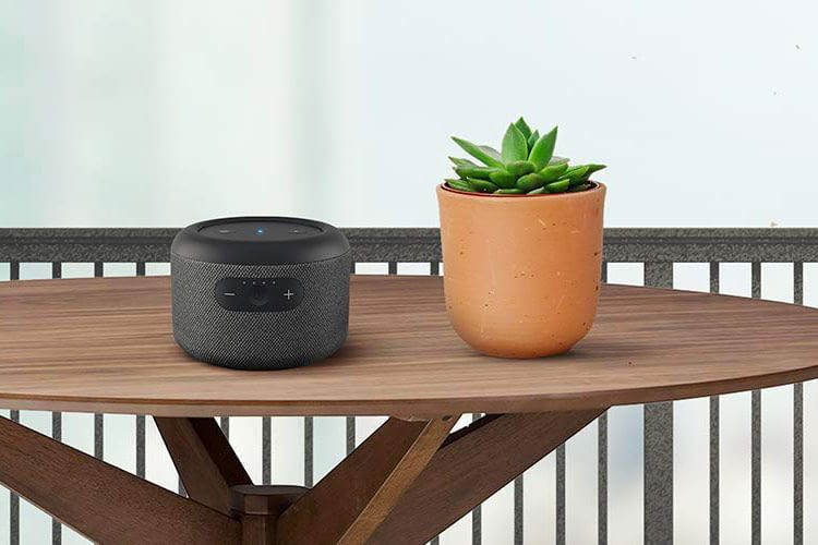 Bisher können sich nur Nutzer in Indien über den ersten mobilen Amazon Lautsprecher Echo Input Portable freuen Bisher können sich nur Nutzer in Indien über den ersten mobilen Amazon Lautsprecher Echo Input Portable freuen