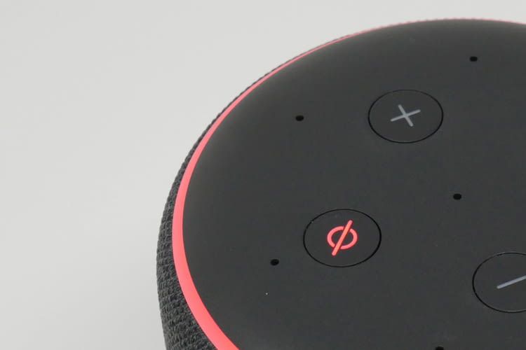 Je nach Echo Modell unterscheidet sich das Mikrofon-Aus-Symbol Je nach Echo Modell unterscheidet sich das Mikrofon-Aus-Symbol