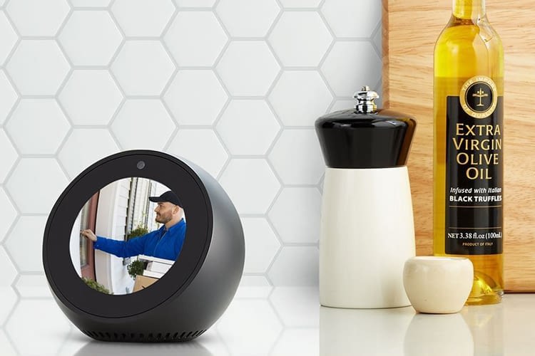 Der Echo Spot kann, ähnlich wie der Echo Show, Bilder von Überwachungskameras anzeigen Der Echo Spot kann, ähnlich wie der Echo Show, Bilder von Überwachungskameras anzeigen