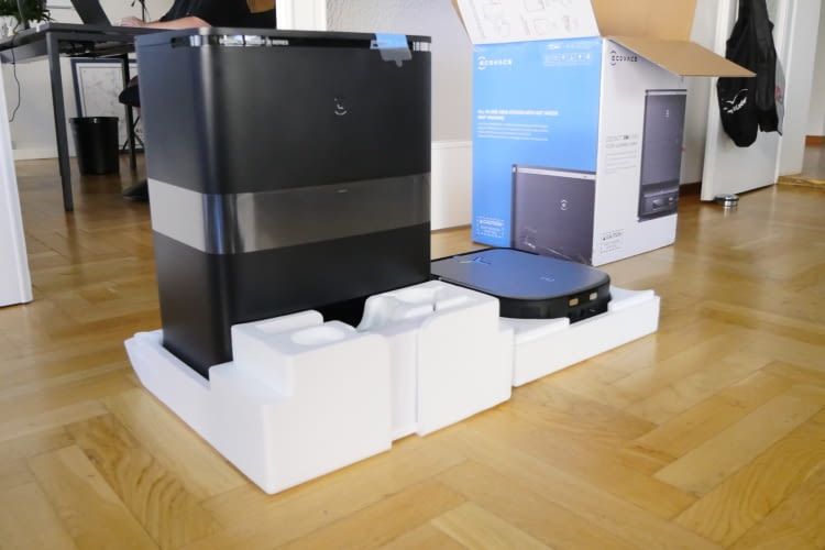 Der X2 OMNI Saugroboter kommt sicher verpackt und ist einfach zu entnehmen Der X2 OMNI Saugroboter kommt sicher verpackt und ist einfach zu entnehmen