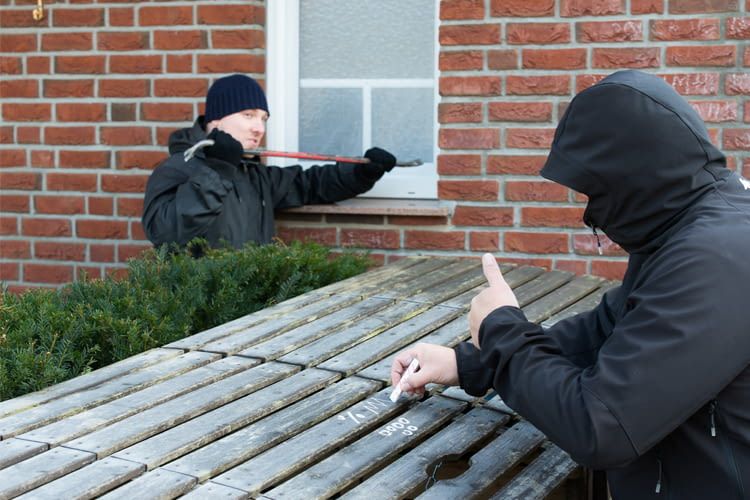 Wer die fiesen Einbruchsmaschen von Dieben kennt, kann vorbeugen Wer die fiesen Einbruchsmaschen von Dieben kennt, kann vorbeugen