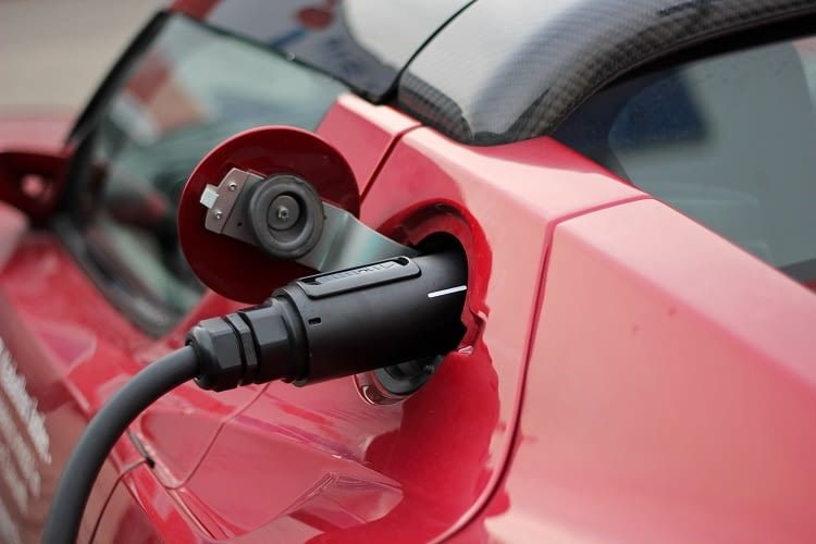 Überblick: So bezahlt man aktuell an einer Elektrotankstelle Überblick: So bezahlt man aktuell an einer Elektrotankstelle