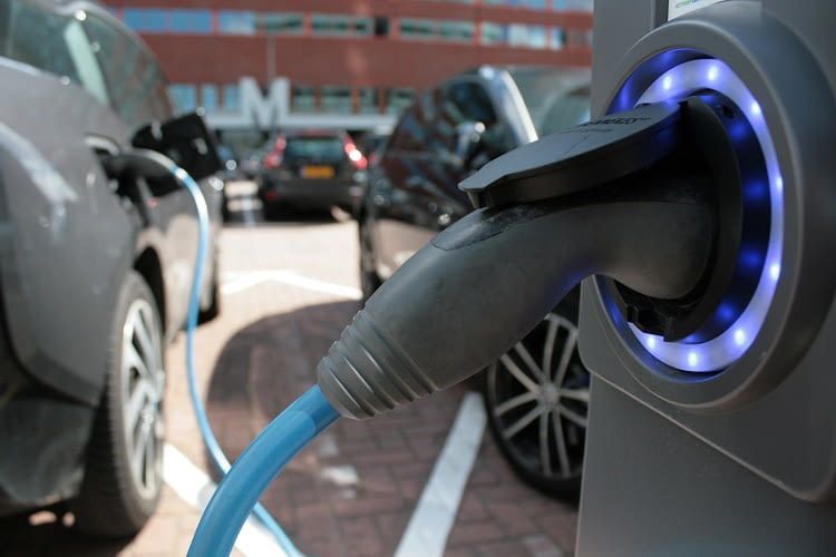Wie sieht es mit Elektroautos in anderen Ländern aus? Elektromobilität im Ländervergleich. Wie sieht es mit Elektroautos in anderen Ländern aus? Elektromobilität im Ländervergleich.