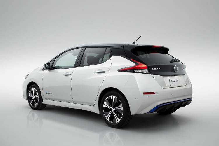 Der Nissan Leaf 2018 ist auch in einer 2-Farben-Lackierung erhältlich. Der Nissan Leaf 2018 ist auch in einer 2-Farben-Lackierung erhältlich.