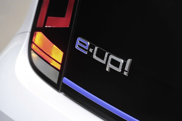 Der Kaufpreis für das Elektroauto VW e-up! liegt mit Prämie bei etwa 23.000 Euro Der Kaufpreis für das Elektroauto VW e-up! liegt mit Prämie bei etwa 23.000 Euro