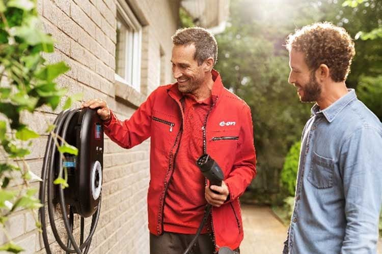 E.ON übernimmt auf Wunsch auch die Montage der Wallbox E.ON übernimmt auf Wunsch auch die Montage der Wallbox