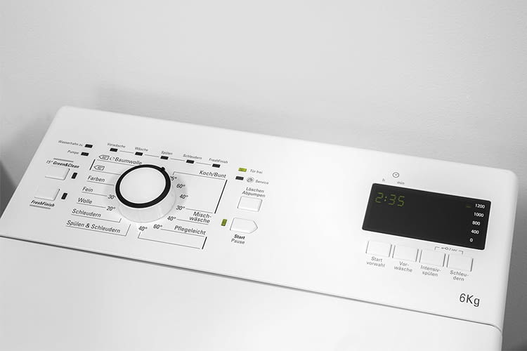 Die elektronische Kindersicherung verhindert versehentliches Ändern der Programme während des Waschens Die elektronische Kindersicherung verhindert versehentliches Ändern der Programme während des Waschens