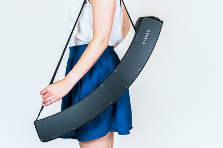 Durch ihre handliche Form sind die Batteriemodule einfach zu transportieren Durch ihre handliche Form sind die Batteriemodule einfach zu transportieren