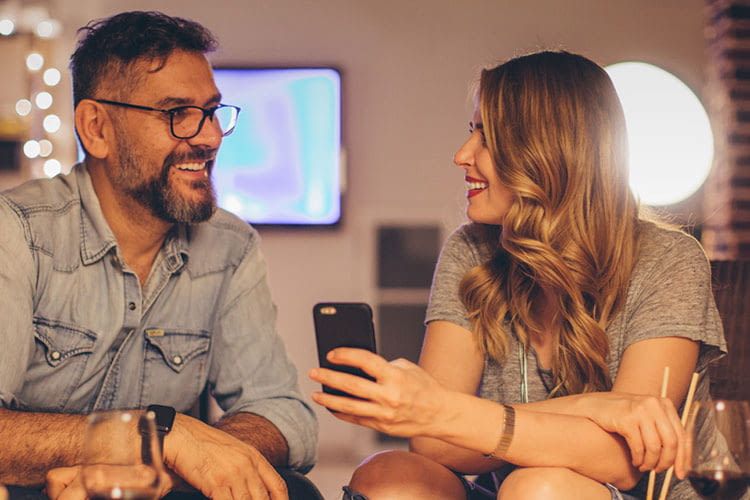 eufy Lumos Smart Birnen leuchten konstant warmweiß bei 2.700 Kelvin eufy Lumos Smart Birnen leuchten konstant warmweiß bei 2.700 Kelvin