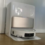 Auch die Absaugstation des MOVA V50 Ultra Complete ist vollumfänglich