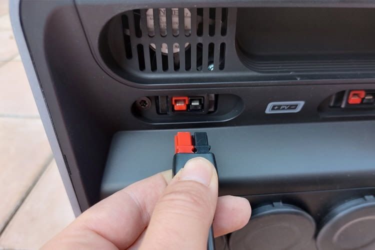 Die Installation bei diesem Modell ist fast schon selbsterklärend Die Installation bei diesem Modell ist fast schon selbsterklärend