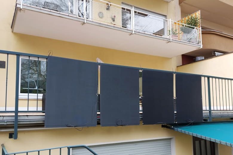 Wir haben die Green Solar PV-Matten an einem Terrassengeländer ausprobiert Wir haben die Green Solar PV-Matten an einem Terrassengeländer ausprobiert