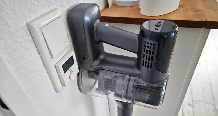 Der Ultenic verfügt über den typischen Pistolengriff und einen austauschbaren Akku Der Ultenic verfügt über den typischen Pistolengriff und einen austauschbaren Akku