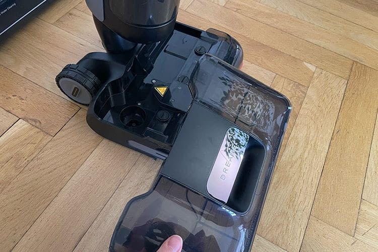Beim H15 Pro ist der Frischwassertank direkt über der Walze angebracht Beim H15 Pro ist der Frischwassertank direkt über der Walze angebracht