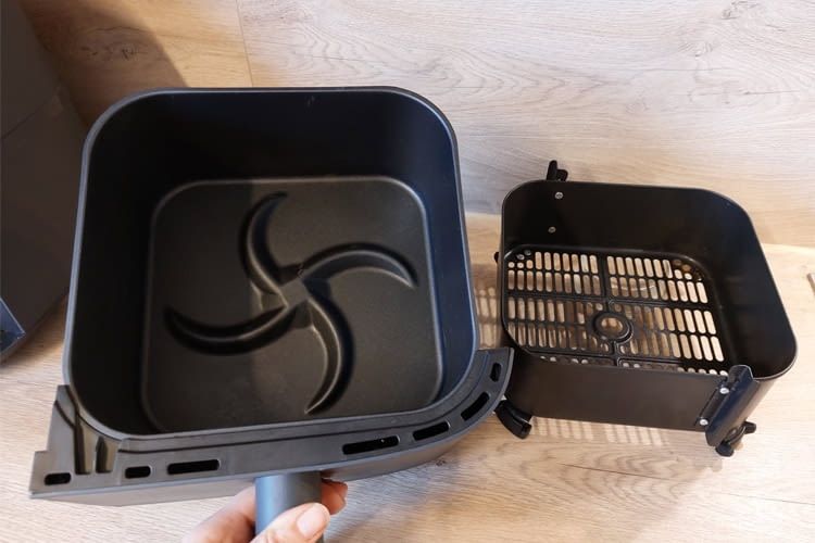 Hier ist der spiralförmige Boden des Garkorbs gut erkennbar Hier ist der spiralförmige Boden des Garkorbs gut erkennbar