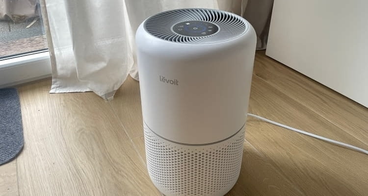 Der Levoit Core 300S ist in Weiß und Grau gehalten. Andere Farben sind nicht verfügbar Der Levoit Core 300S ist in Weiß und Grau gehalten. Andere Farben sind nicht verfügbar