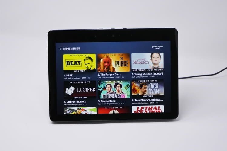 Echo Show 2 ermöglicht Filmgenuss auch in kleinen Räumlichkeiten, deren Stellplatz für einen TV nicht reicht Echo Show 2 ermöglicht Filmgenuss auch in kleinen Räumlichkeiten, deren Stellplatz für einen TV nicht reicht