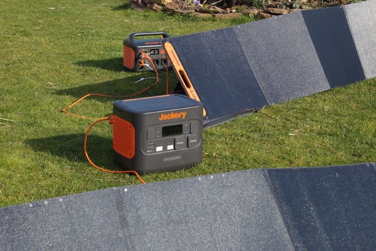 Je nach Marke können die PV-Module unterschiedlich aussehen Je nach Marke können die PV-Module unterschiedlich aussehen