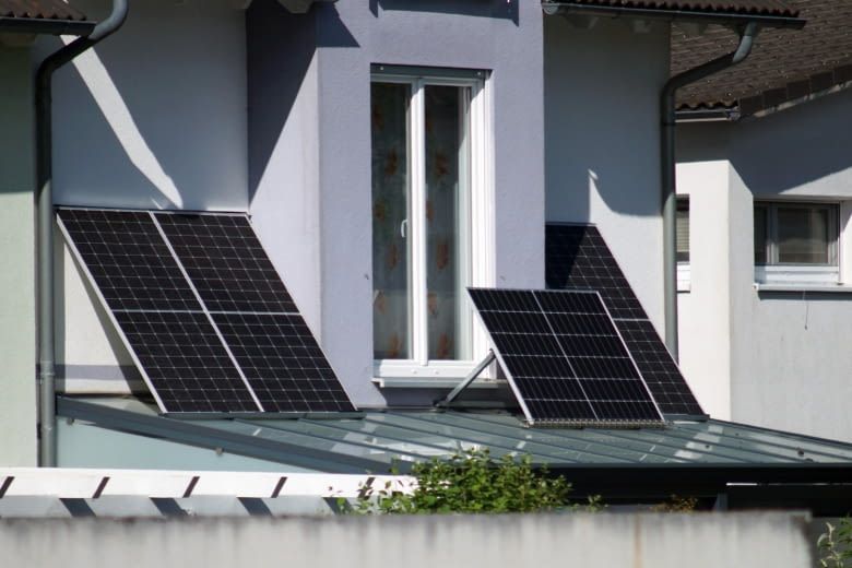 Immer mehr Menschen entdecken die Kraft der Sonne für sich Immer mehr Menschen entdecken die Kraft der Sonne für sich