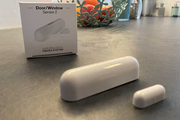 Der im SMART HOME by hornbach Test verwendete FIARO Door/ Window Sensor 2 verfügt über einen integrierten Temperatursensor Der im SMART HOME by hornbach Test verwendete FIARO Door/ Window Sensor 2 verfügt über einen integrierten Temperatursensor