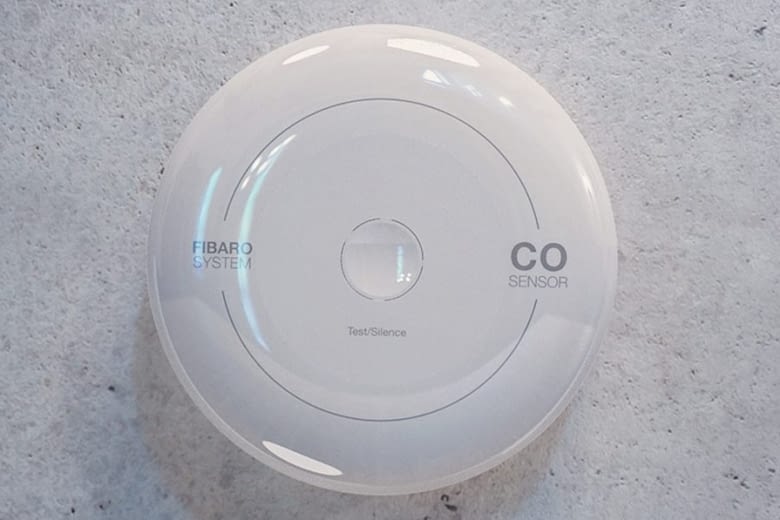Mit 85 db-lauten Alarm und blinkender LED warnt der Fibaro CO Sensor vor gefährlichem Kohlenmonoxid Mit 85 db-lauten Alarm und blinkender LED warnt der Fibaro CO Sensor vor gefährlichem Kohlenmonoxid