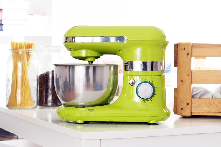 Statt einem Rührarm kann bei vielen Modellen auch ein Hack- oder Pressaufsatz befestigt werden Statt einem Rührarm kann bei vielen Modellen auch ein Hack- oder Pressaufsatz befestigt werden